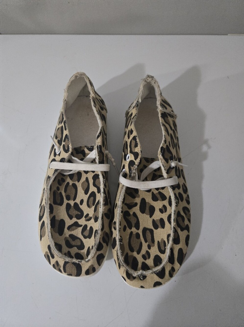 sz 8 slide on shoes